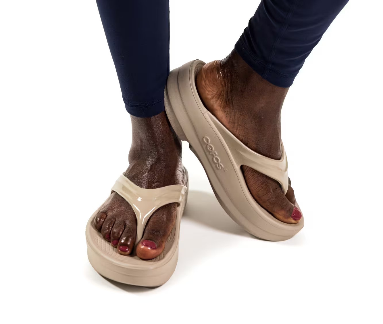 134213-women-x27-s-oofos-oomega-oolala-sandals-1.jpg