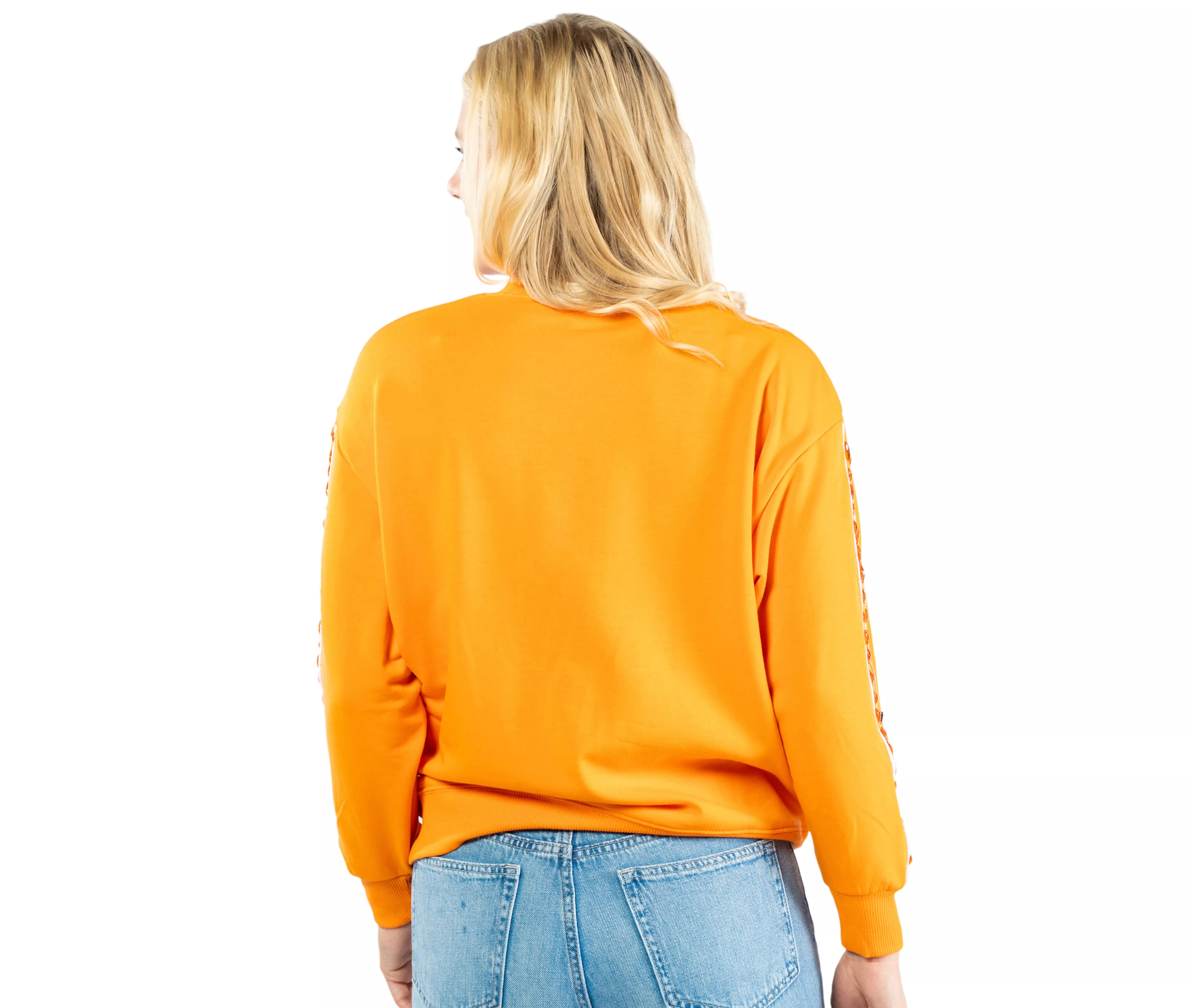 394420-mary-square-sweatshirt-sarah-gameday-1.webp