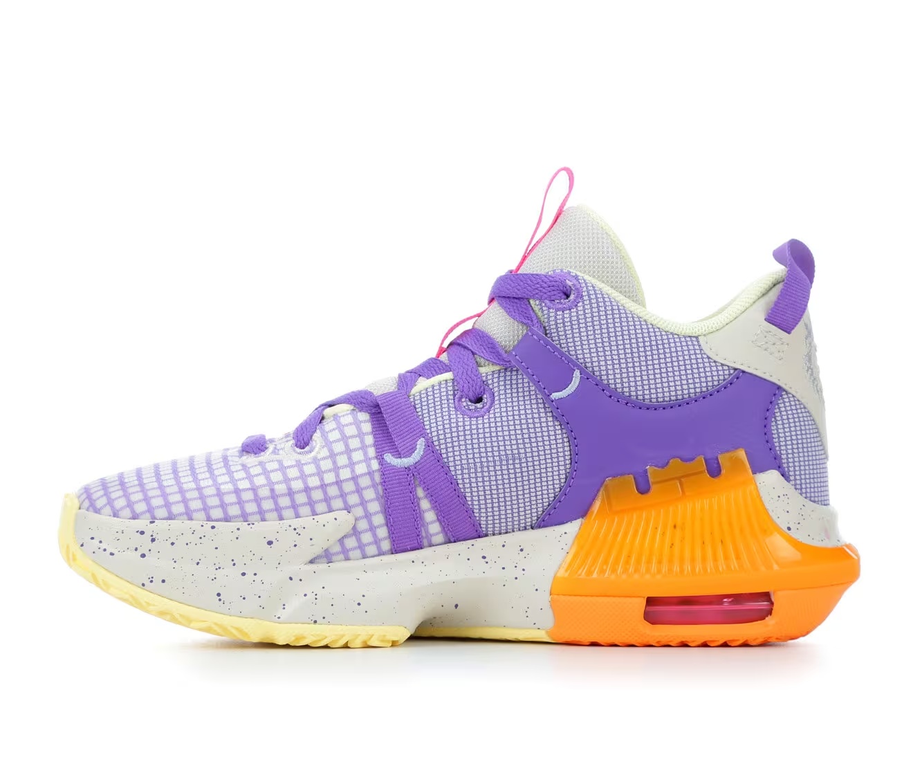 93501-boys-x27-nike-big-kid-lebron-witness-vii-basketball-shoes-1.jpg